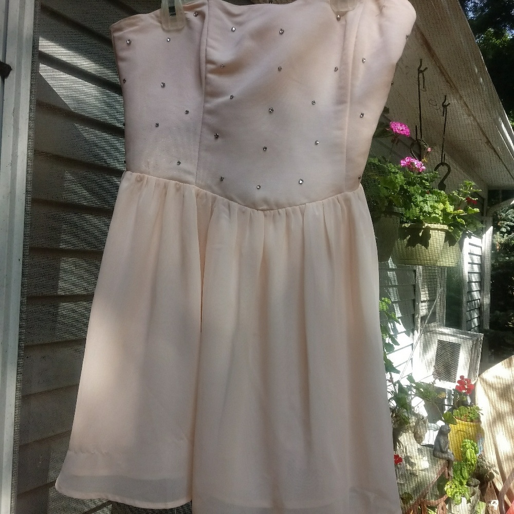 Dress - Picture 3 of 5